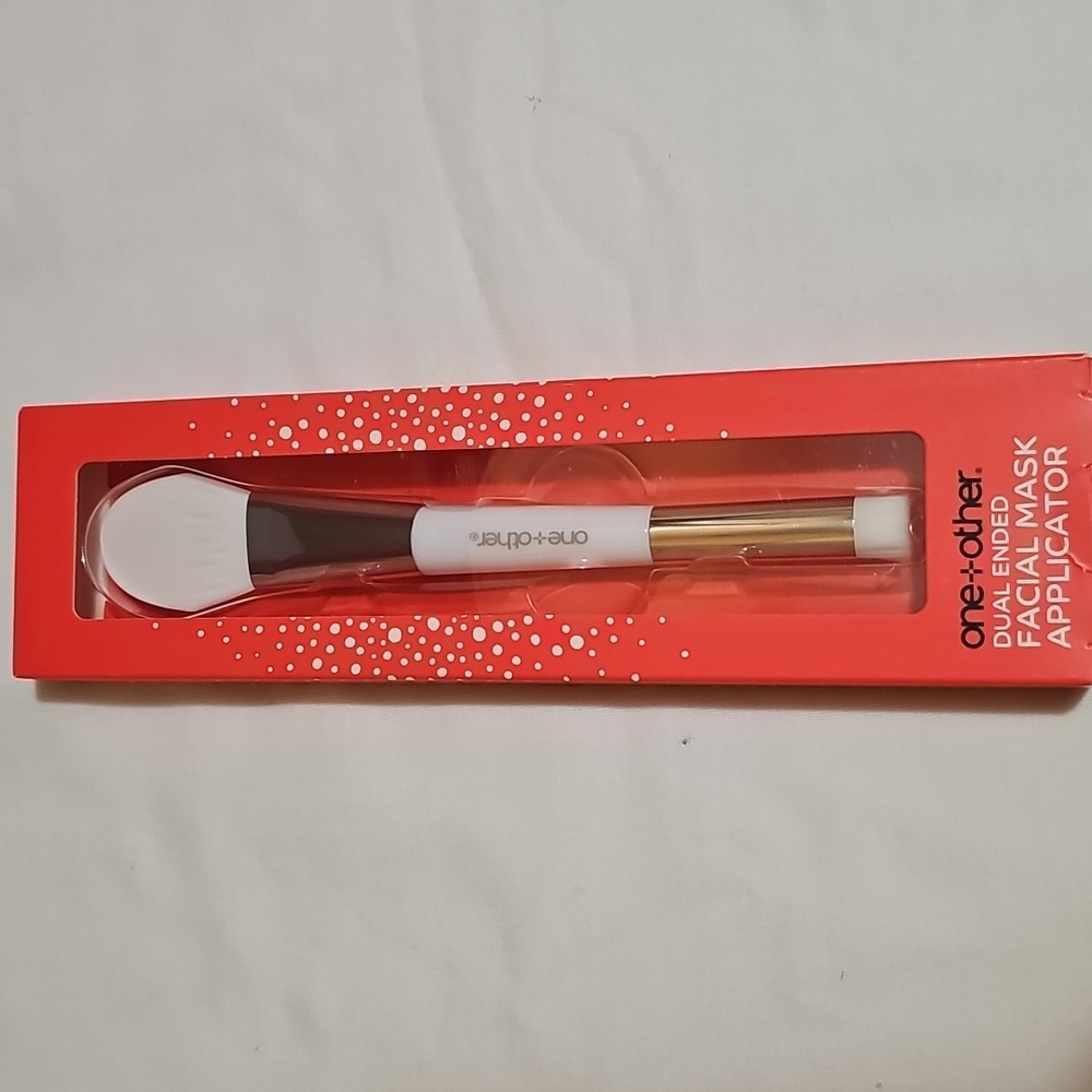 one+other Dual Ended Facial Mask Applicator New